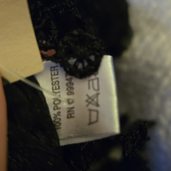 ACC EAM Black Sheer Lace Triangle Scarf Wrap Fringe Lace Trim New with tags - Picture 7 of 8